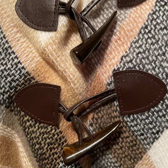 NWT plaid toggle wrap - Picture 5 of 7